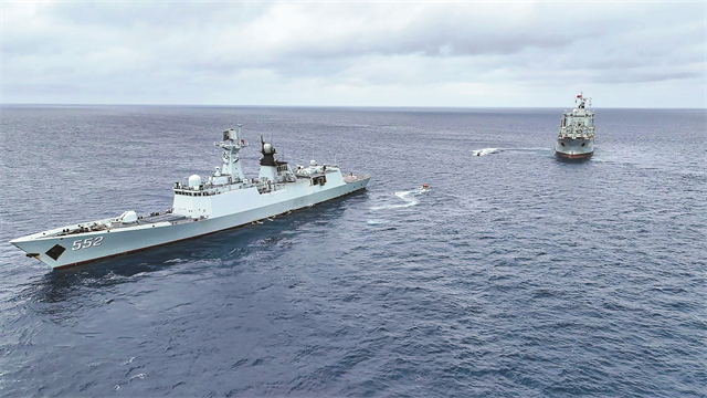 南部戰(zhàn)區(qū)海軍某支隊(duì)開展海上訓(xùn)練